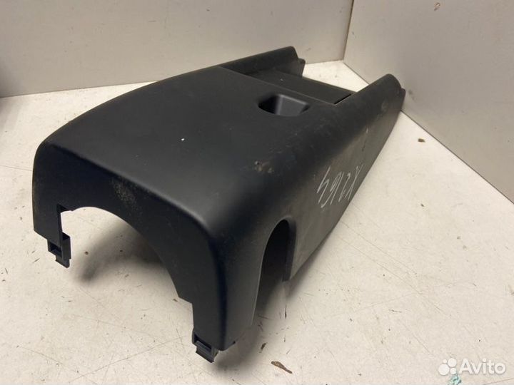 Кожух рулевой колонки нижний Volkswagen Passat