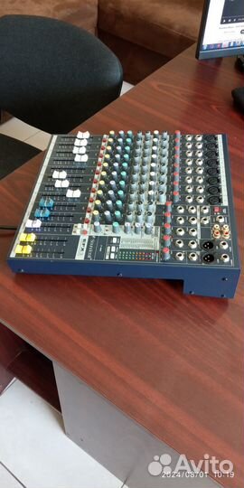 Микшерный пульт soundcraft efx8