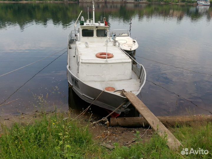 Яхта для путешествий с семьёй и друзьями