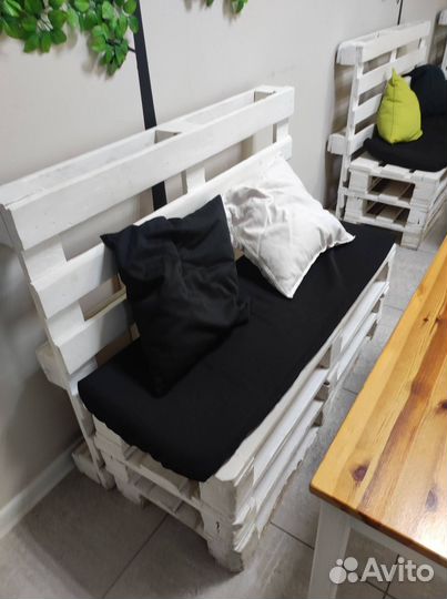 Диванчик из паллет