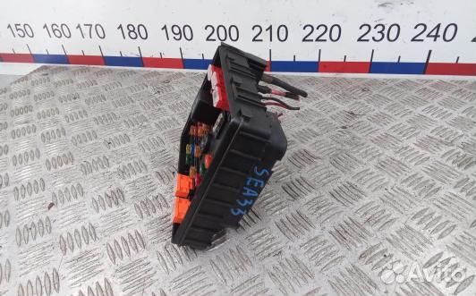 Блок предохранителей volkswagen passat B6 (SEA33M1