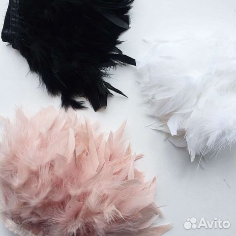 Перья на ленте