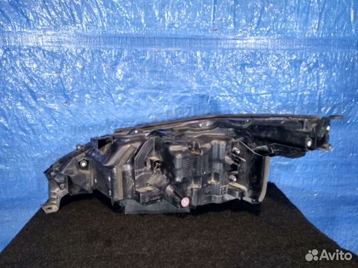 Фара правая Lexus LX