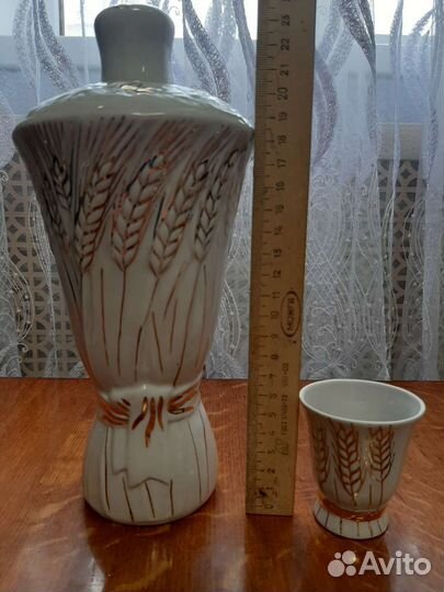 Графин, штоф сноп колосья со стопками