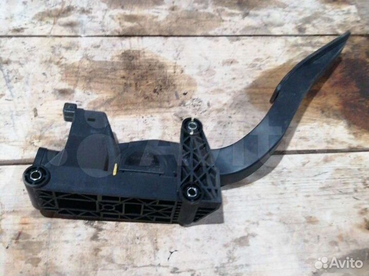 Педаль газа Opel Antara