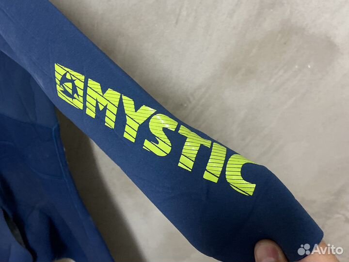 Гидрокостюм