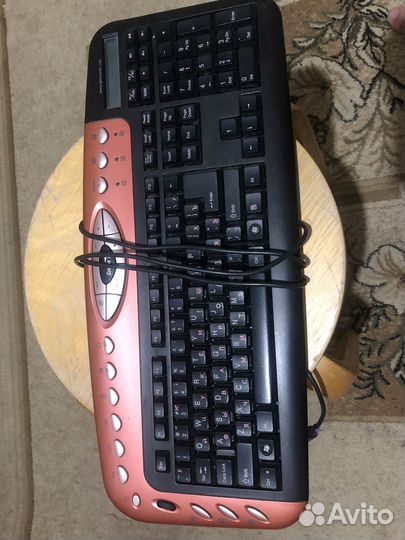 Игровая клавиатура и мышь