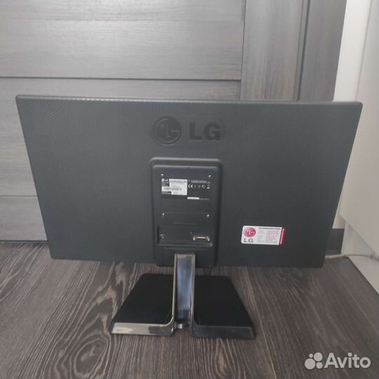 Монитор LG Flatron E2242C-BNA 22''