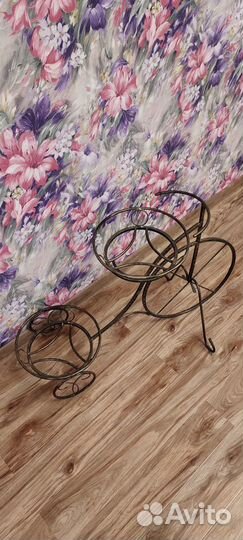 Подставка под цветы