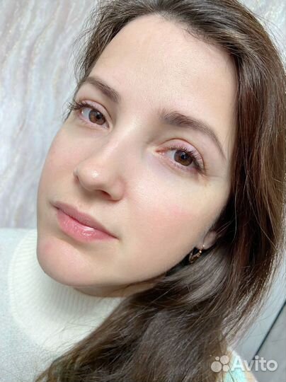 Модель на наращивание ресниц