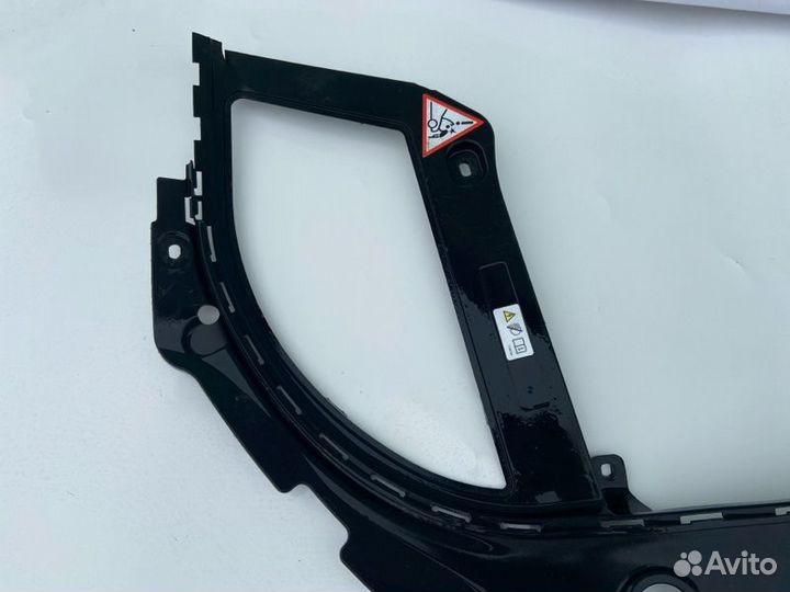 Накладка замка капота передняя левая Bmw 5 F10