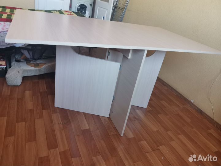 Стол книжка