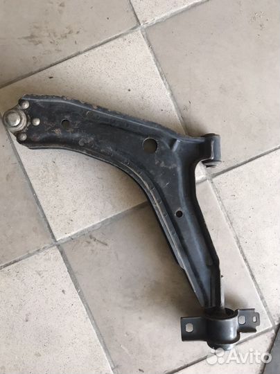 Рычаг передней подвески skoda