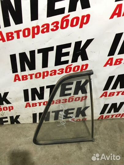 Форточка двери задняя правая Volkswagen Jetta 2