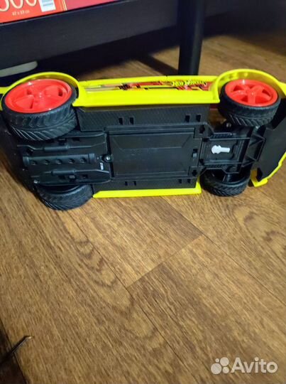 Машинка на пульте управления для ребенка