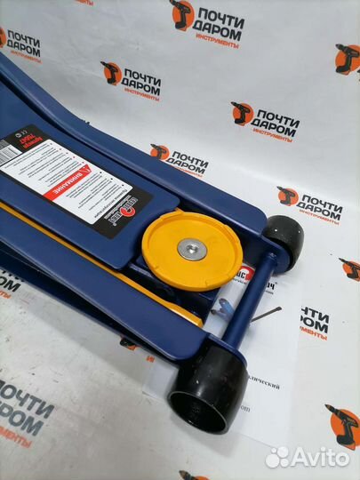 Подкатной домкрат сервис ключ 3 т