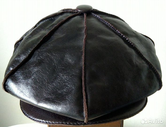 Кепка кожаная женская