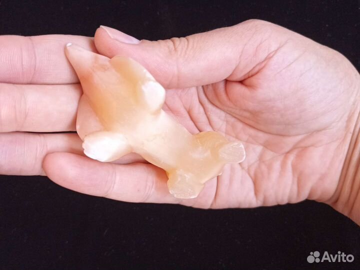 Фигурка собаки таксы статуэтка из селенита