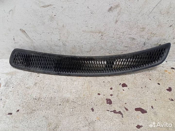 Накладка переднего крыла левого