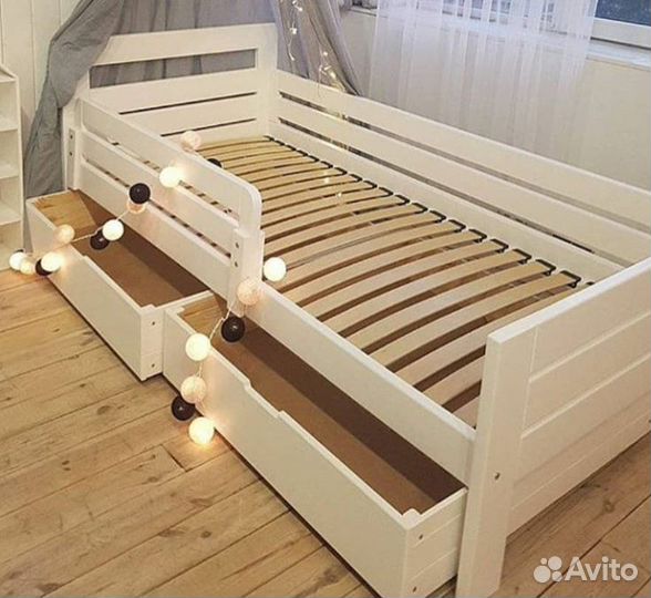 Детская кровать из бука