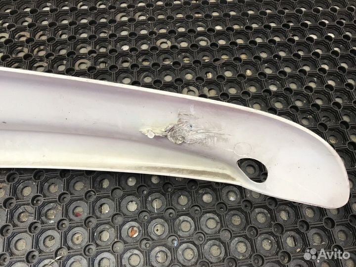 1653703 Спойлер кабины верхний левый Daf XF105