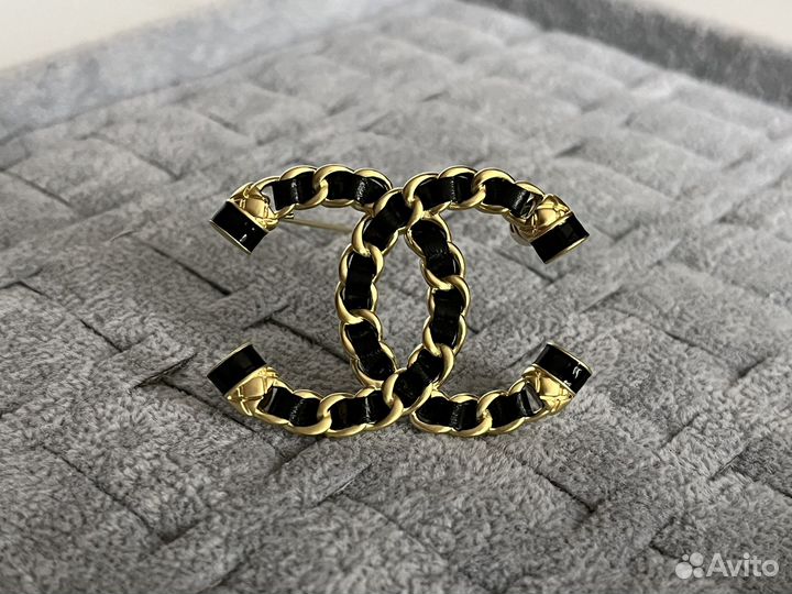 Брошь Chanel