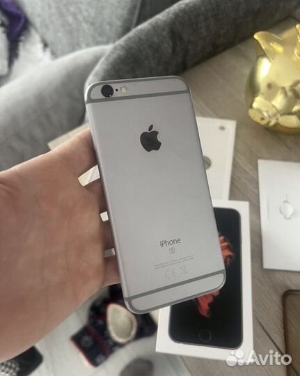 iPhone 6S, 64 ГБ