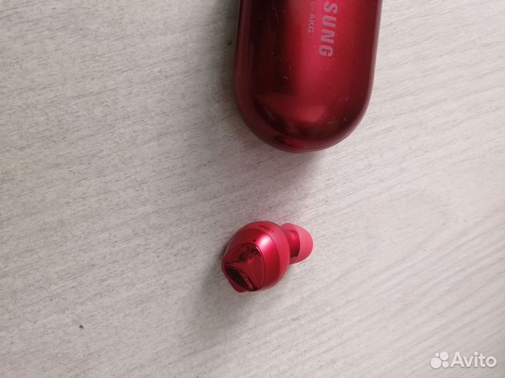 Левый наушник samsung galaxy buds