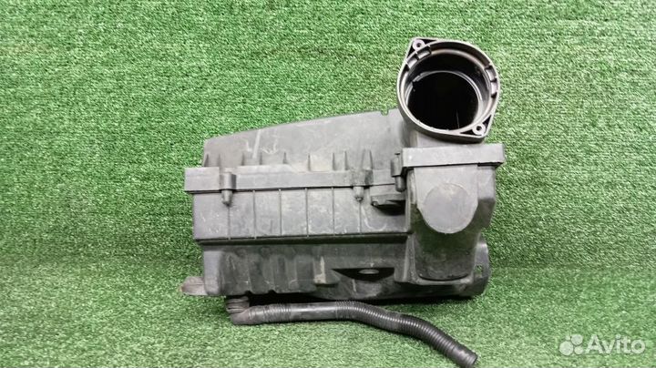 Корпус воздушного фильтра Volkswagen Passat Cc