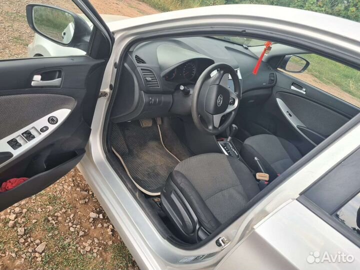 Hyundai Solaris 1.4 AT, 2013, 127 745 км