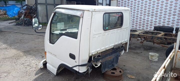 Кабина Isuzu Elf NHR69E 4JG2 1995