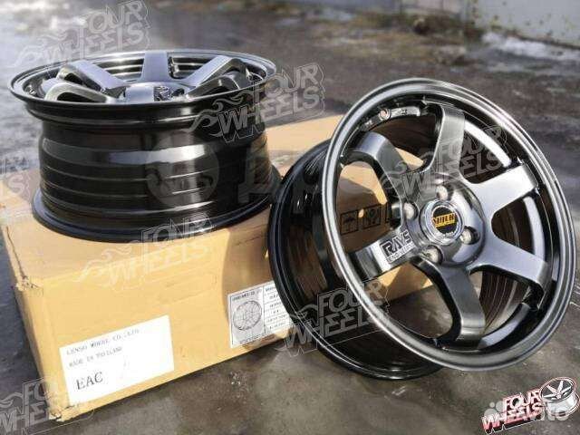 Rays Volk Racing TE37 R15 (Rota Grid)