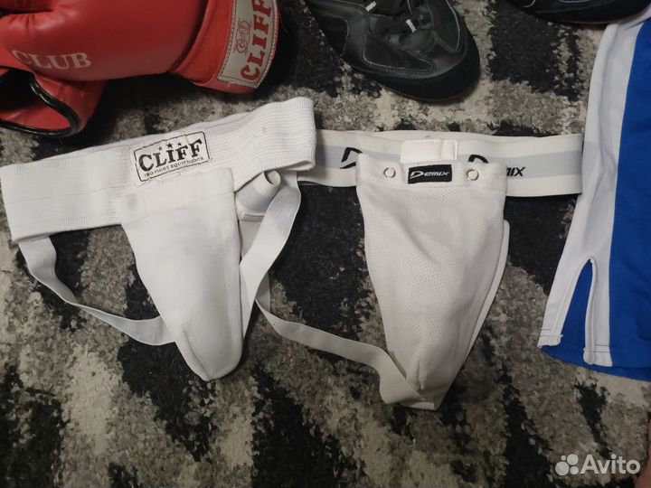 Боксерки, перчатки, шлем, защита паха, костюм s