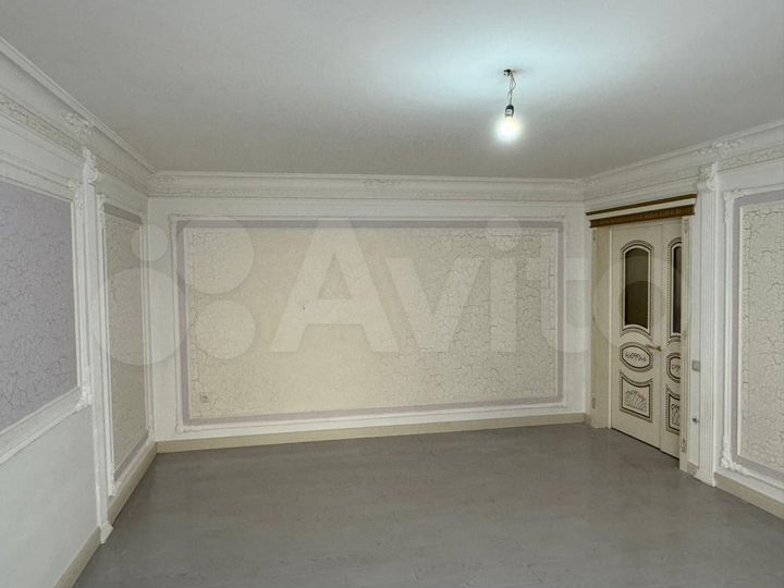 2-к. квартира, 70 м², 1/5 эт.