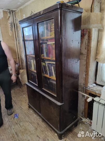 Отдам бесплатно шкаф-буфет