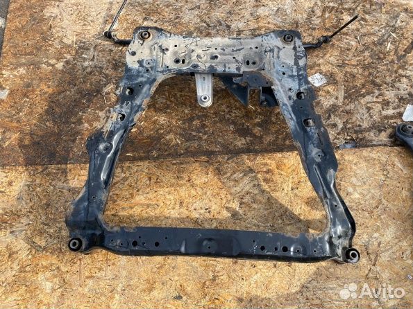 Подрамник Nissan X-trail T32