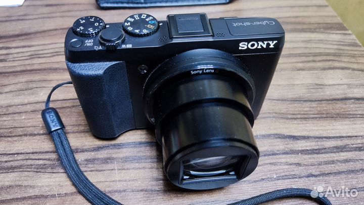 Компактный фотоаппарат