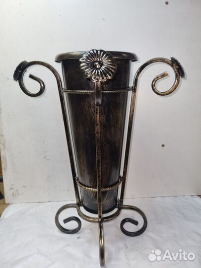 Ваза для цветов. Подставка для цветов