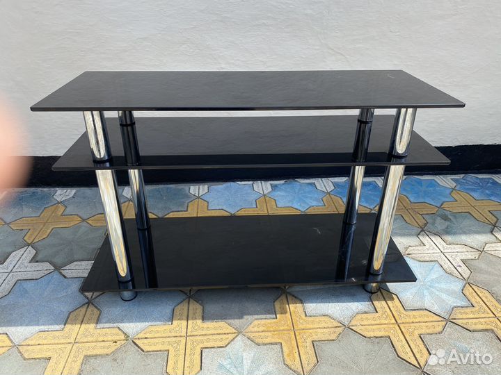 Стеклянная тумба под тв