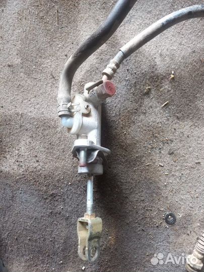 Главный цилиндр сцепления Mitsubishi Lancer 9