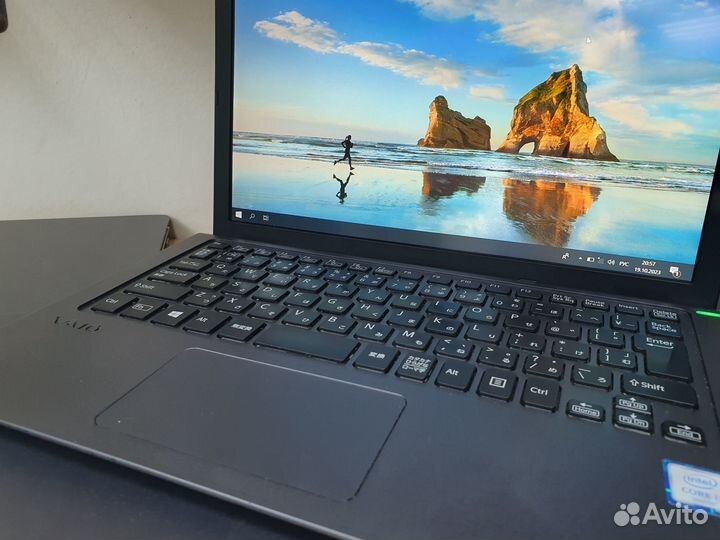 Ноутбук Sony Vaio i3 6gen