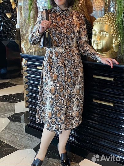 Платье змеиный принт