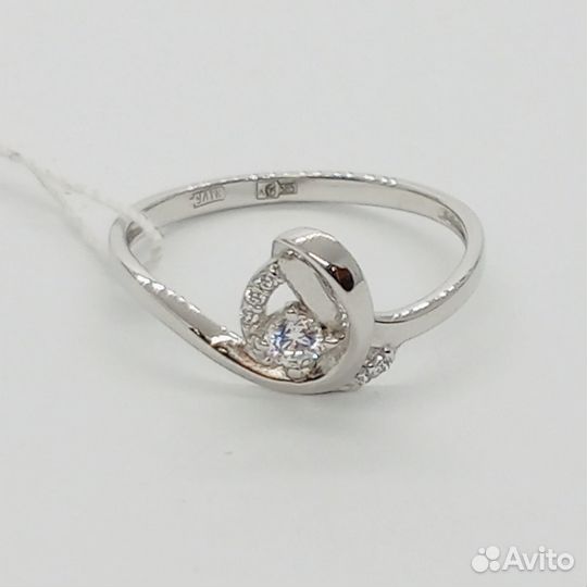 Золотое кольцо с камнем 18,5р