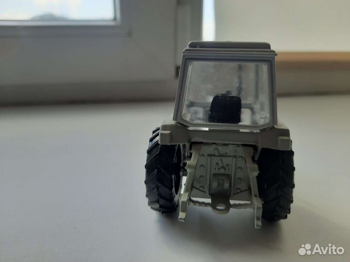 Модель трактор мтз 82 металл. маштаб 1/43