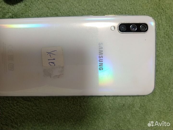 Samsung Galaxy A50, 4/64 ГБ