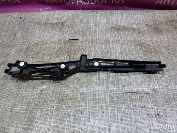 Кронштейн задний левый под фонарь Инсигния