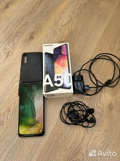 Samsung Galaxy A50, 4/64 ГБ