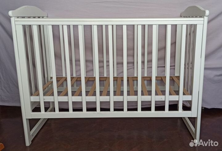 Детская кроватка + ящик + матрас + наматрасник