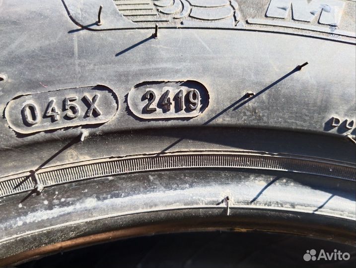 Michelin X-Ice North 4 SUV 235/55 R18 104T