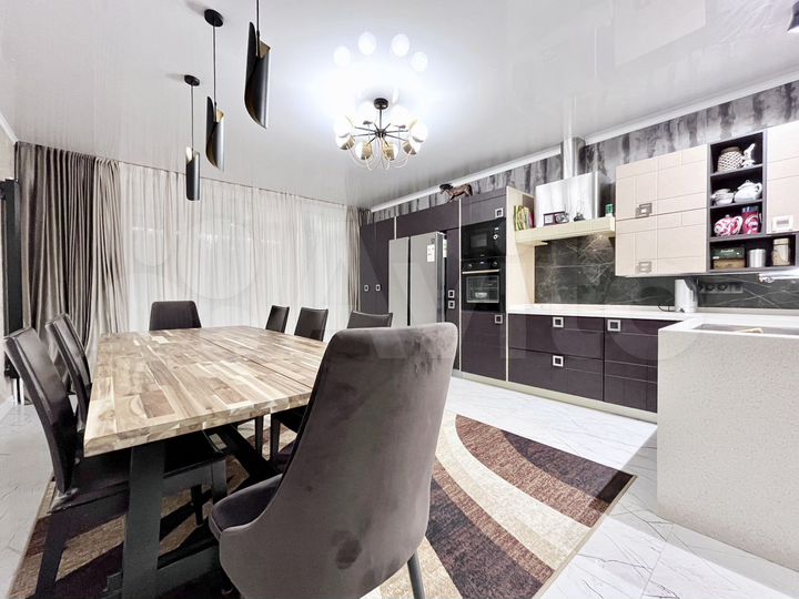 Коттедж 247,9 м² на участке 5 сот.